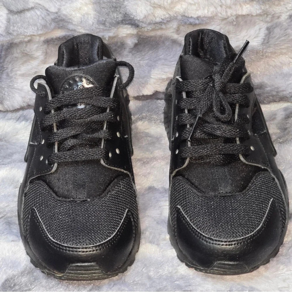 NWB Nike‎ Huarache Run GS Black Sneakers 654275-016 Kids SZ 4.5